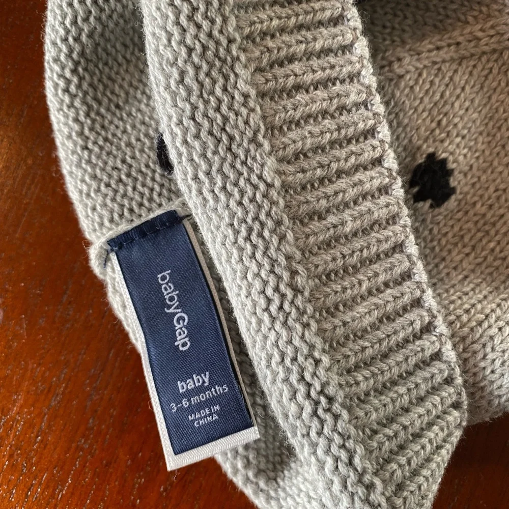 Gap Hat grey bear size 3-6 months